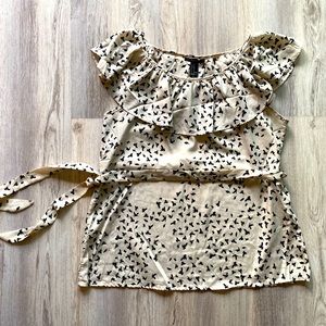 Forever 21 Ruffle top blouse